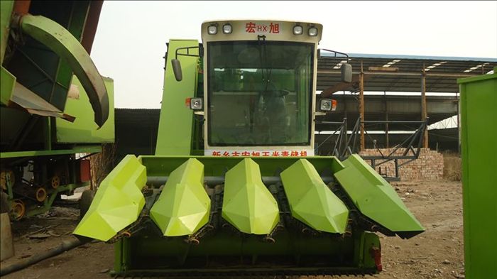 玉米聯(lián)合收獲機(jī)